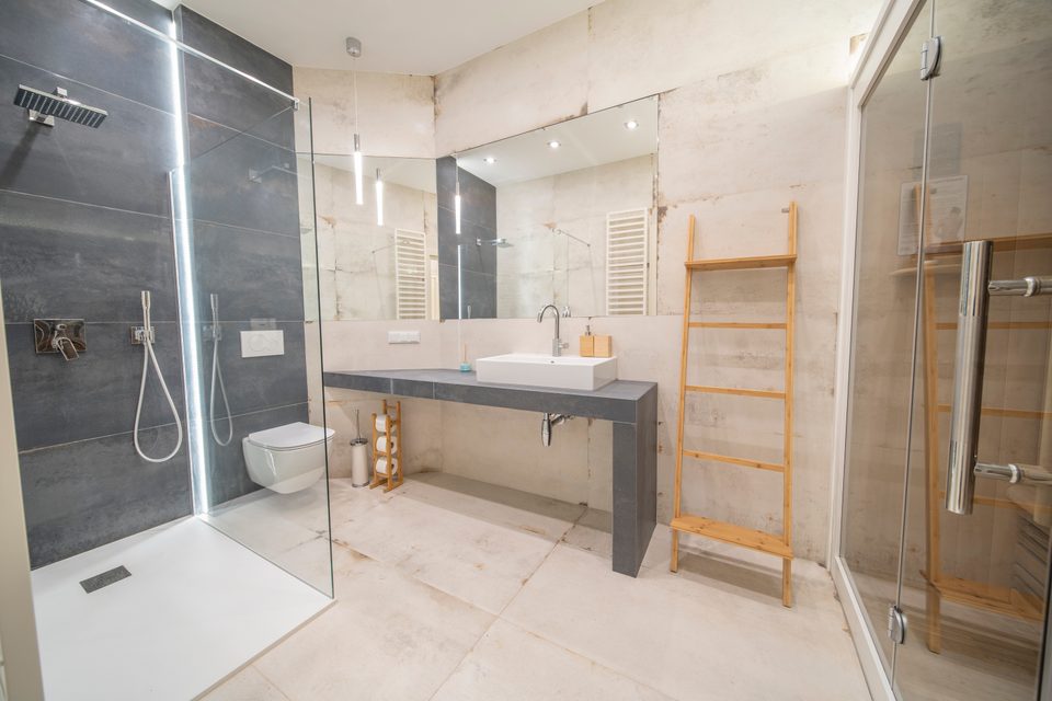 Prywatna łazienka apartamentu typu Superior z prysznicem